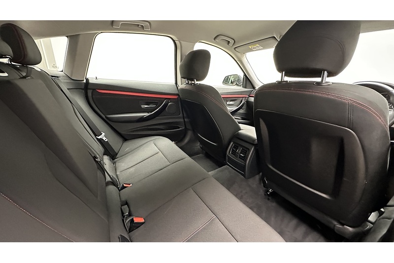 BMW 3 Series Gran Turismo 320d Sport - U2602