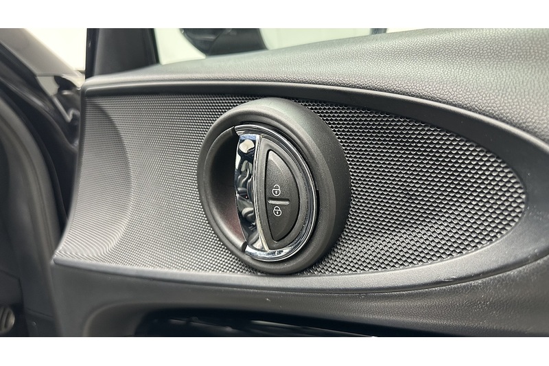 MINI Clubman John Cooper Works - U2630
