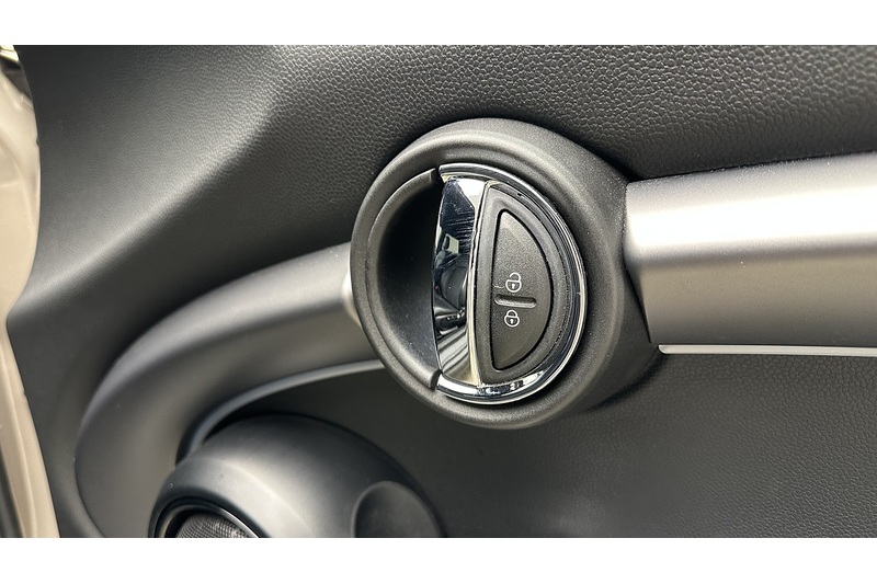 MINI Electric Hatch Cooper SE Collection Edition - U2683