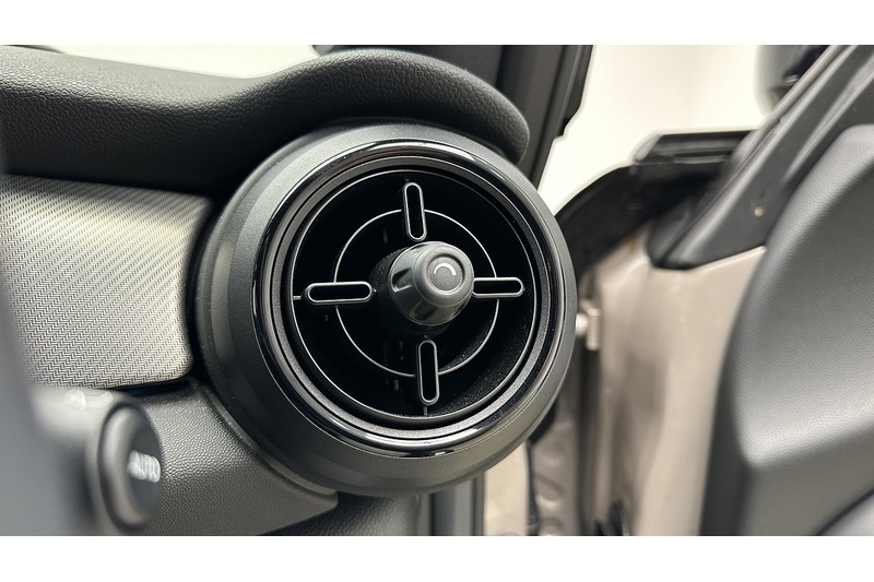 MINI Electric Hatch Cooper SE Collection Edition - U2683