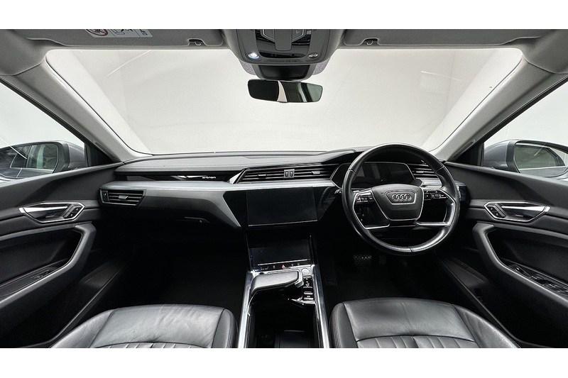 Audi e-tron  - U2692