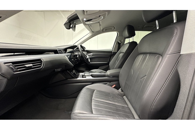 Audi e-tron  - U2692