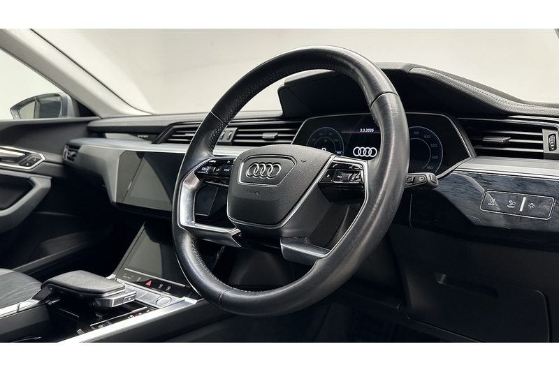 Audi e-tron  - U2692