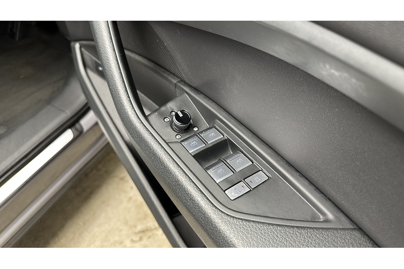 Audi e-tron  - U2692