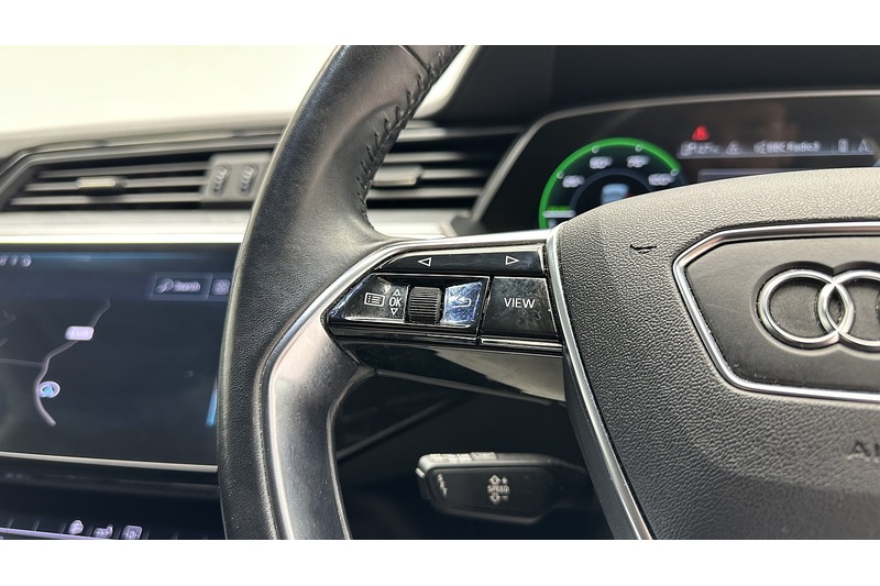 Audi e-tron  - U2692