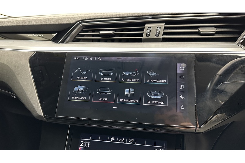 Audi e-tron  - U2692