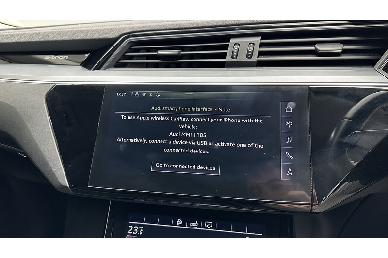 Audi e-tron  - U2692