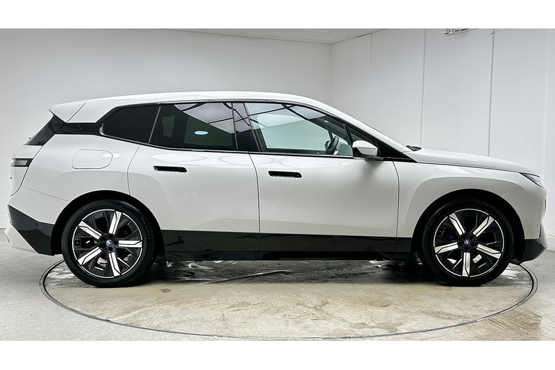 BMW iX 40 M Sport Edition - U2694