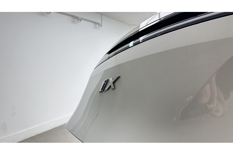 BMW iX 40 M Sport Edition - U2694