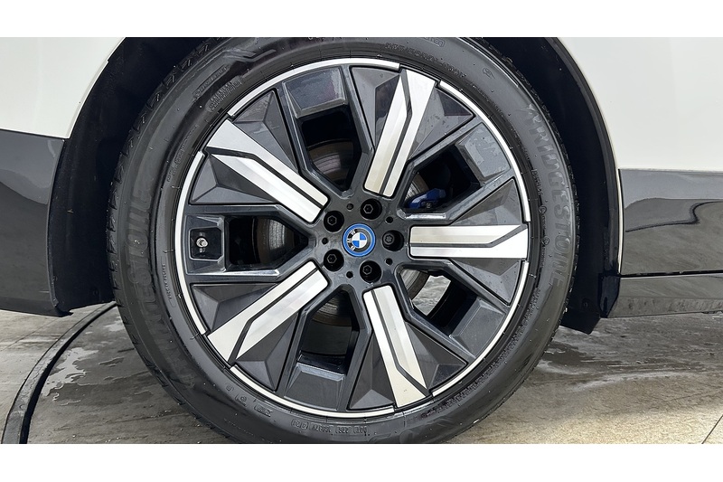 BMW iX 40 M Sport Edition - U2694