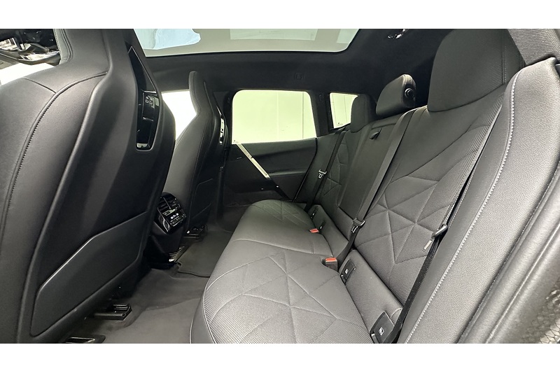 BMW iX 40 M Sport Edition - U2694