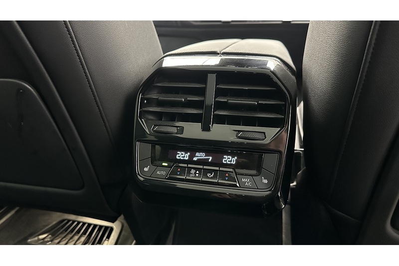 BMW iX 40 M Sport Edition - U2694