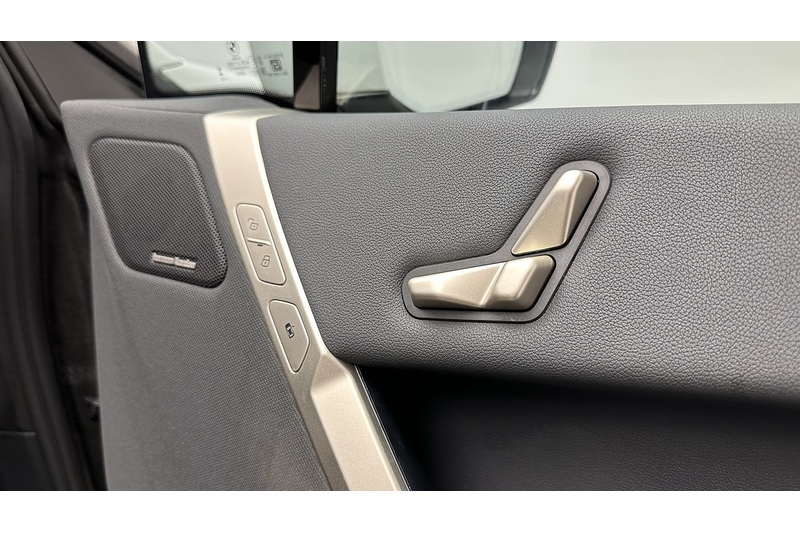 BMW iX 40 M Sport Edition - U2694