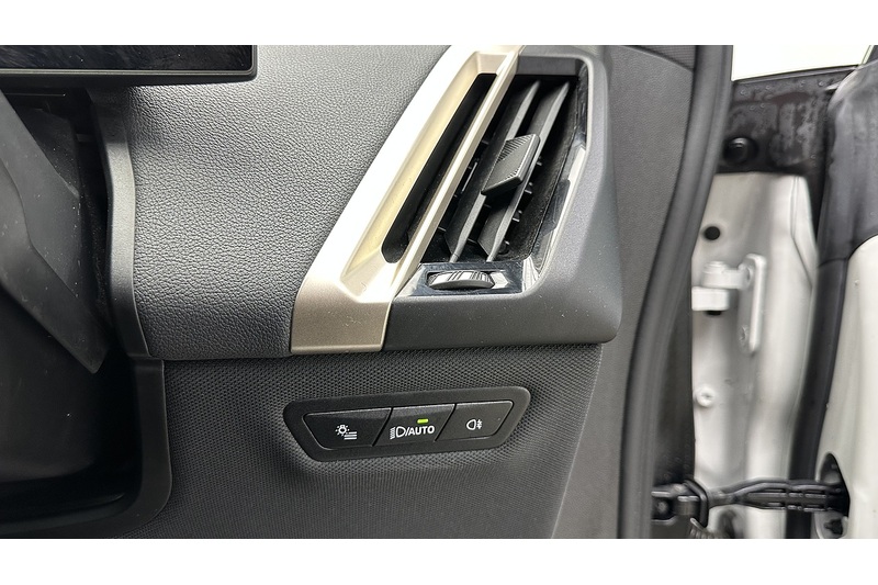 BMW iX 40 M Sport Edition - U2694
