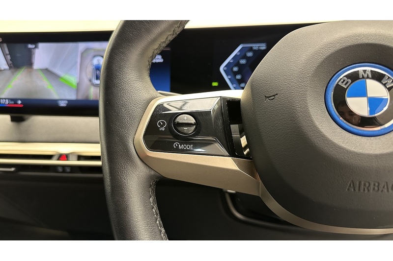 BMW iX 40 M Sport Edition - U2694