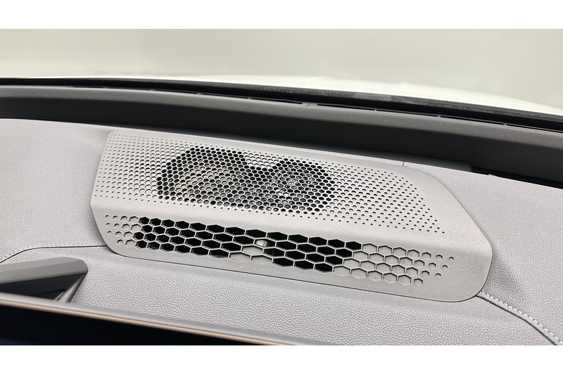 BMW iX 40 M Sport Edition - U2694