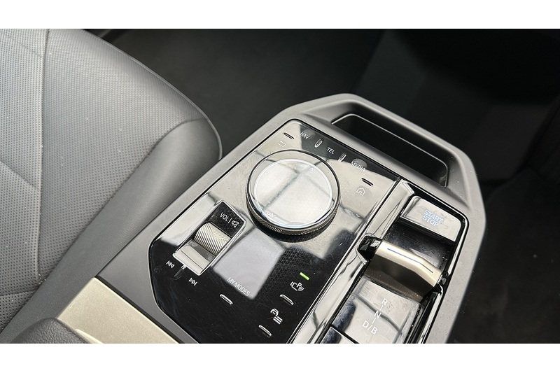 BMW iX 40 M Sport Edition - U2694