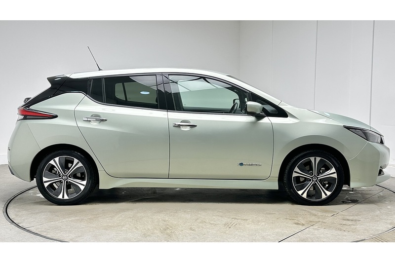 Nissan Leaf N-Connecta - U2748