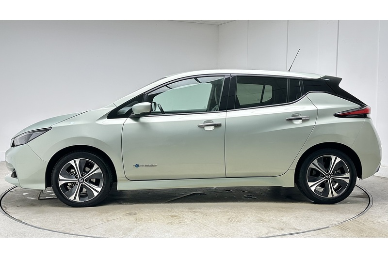 Nissan Leaf N-Connecta - U2748