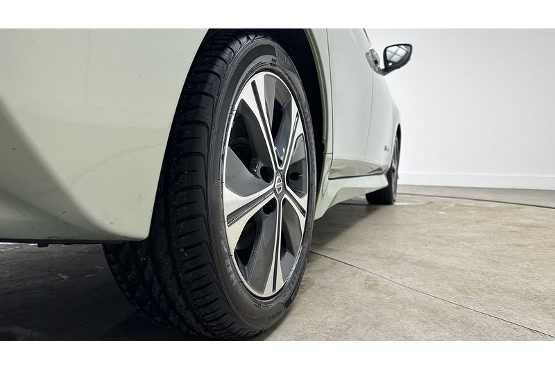 Nissan Leaf N-Connecta - U2748