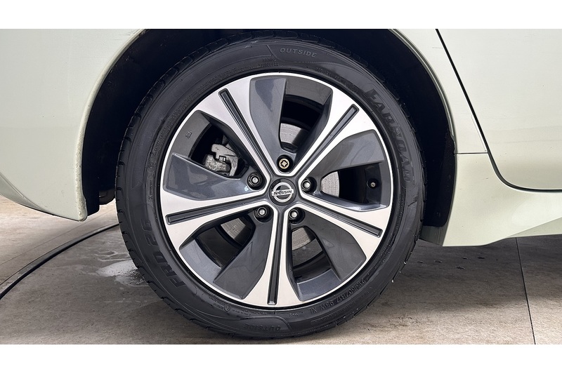 Nissan Leaf N-Connecta - U2748