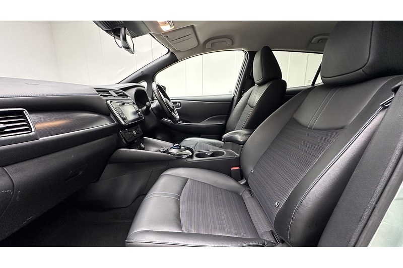 Nissan Leaf N-Connecta - U2748