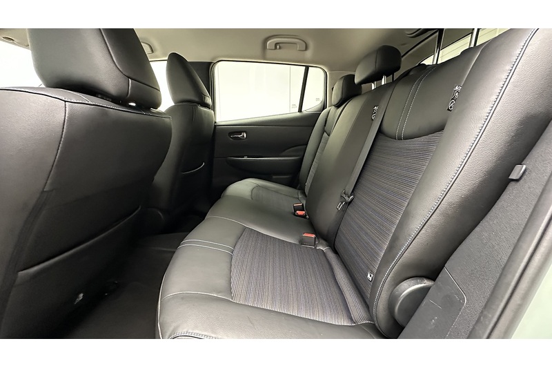 Nissan Leaf N-Connecta - U2748