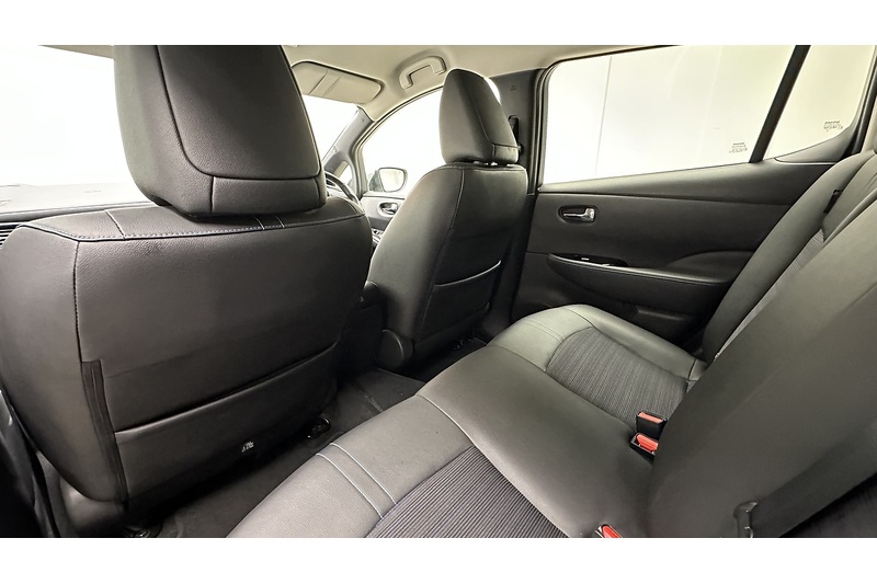 Nissan Leaf N-Connecta - U2748