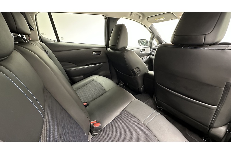 Nissan Leaf N-Connecta - U2748