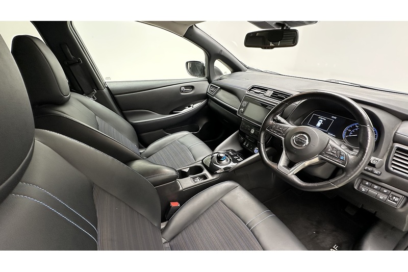 Nissan Leaf N-Connecta - U2748