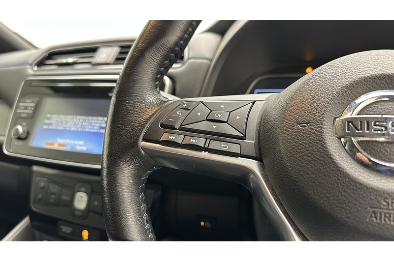 Nissan Leaf N-Connecta - U2748