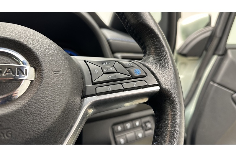 Nissan Leaf N-Connecta - U2748