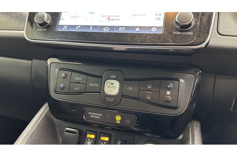 Nissan Leaf N-Connecta - U2748