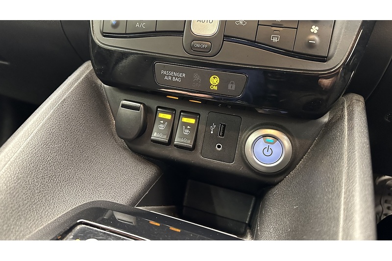 Nissan Leaf N-Connecta - U2748