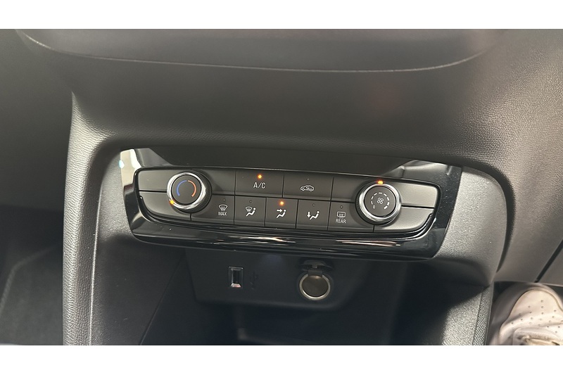 Vauxhall Corsa Design - U2781