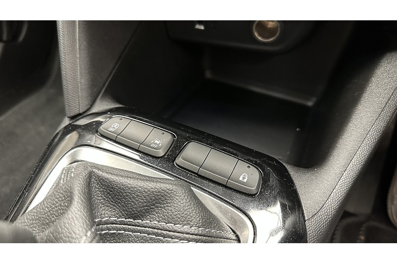 Vauxhall Corsa Design - U2781