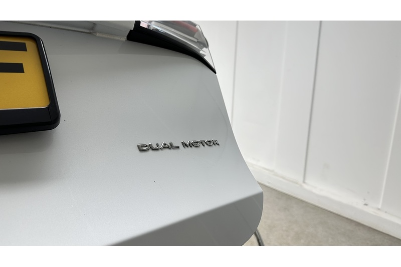 Tesla Model Y Long Range - U2815