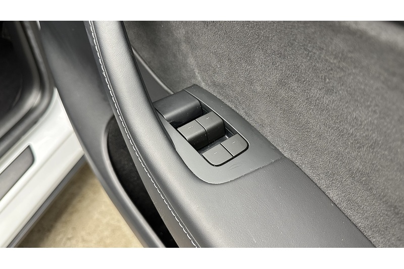 Tesla Model Y Long Range - U2815