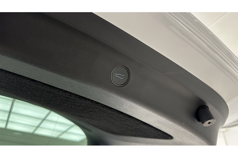 Tesla Model Y Long Range - U2815