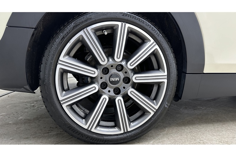 MINI Clubman Cooper Exclusive - U2818