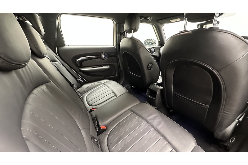 MINI Clubman Cooper Exclusive - U2818