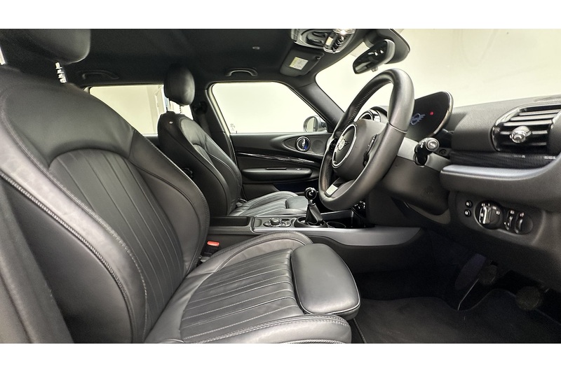 MINI Clubman Cooper Exclusive - U2818