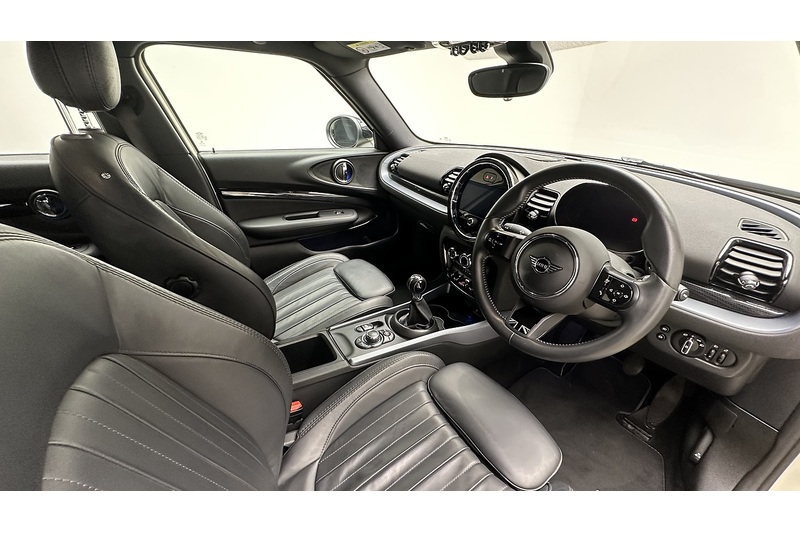 MINI Clubman Cooper Exclusive - U2818