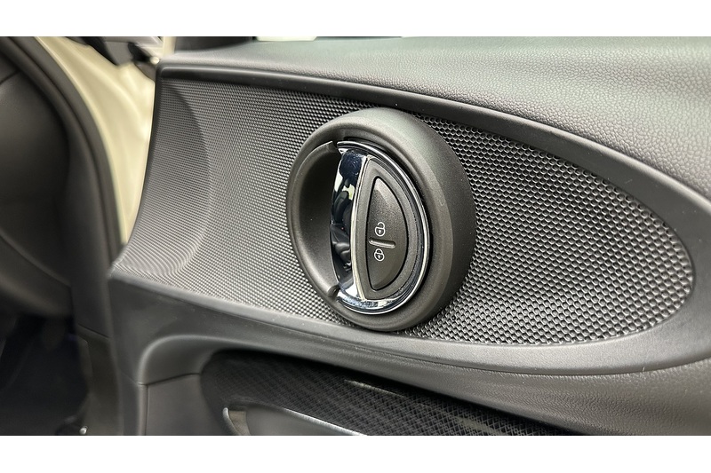 MINI Clubman Cooper Exclusive - U2818