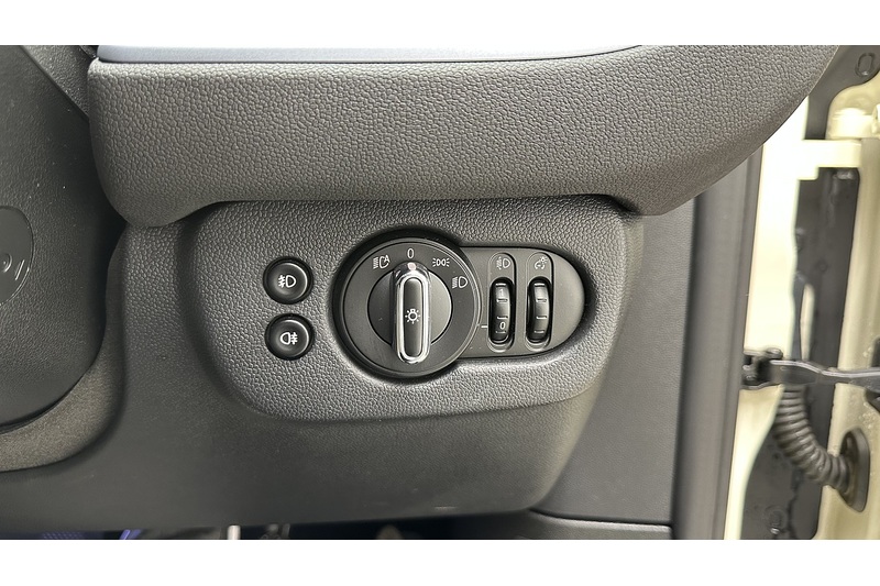 MINI Clubman Cooper Exclusive - U2818
