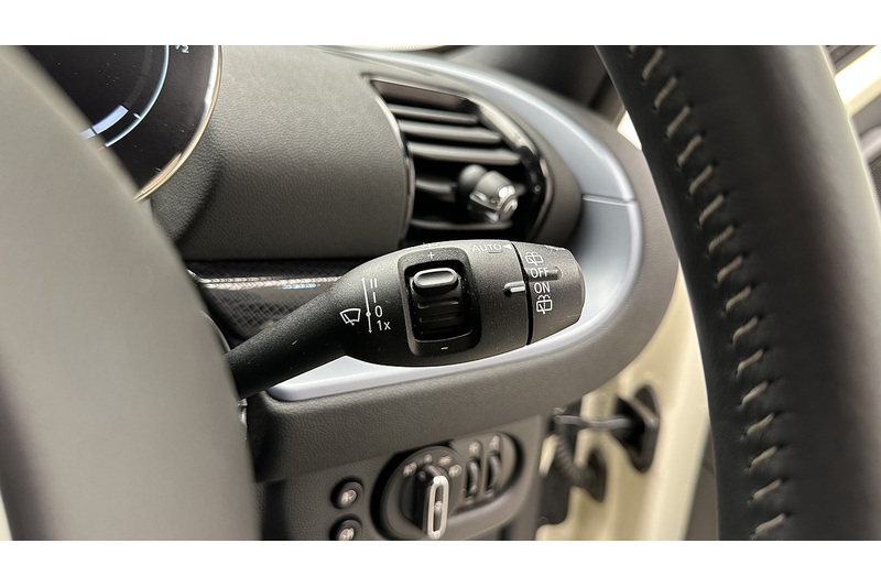 MINI Clubman Cooper Exclusive - U2818