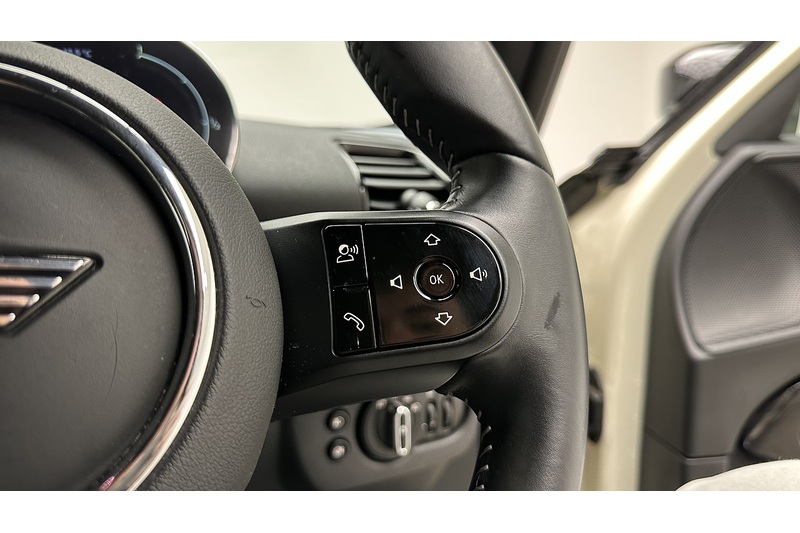 MINI Clubman Cooper Exclusive - U2818