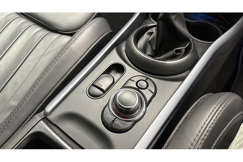 MINI Clubman Cooper Exclusive - U2818