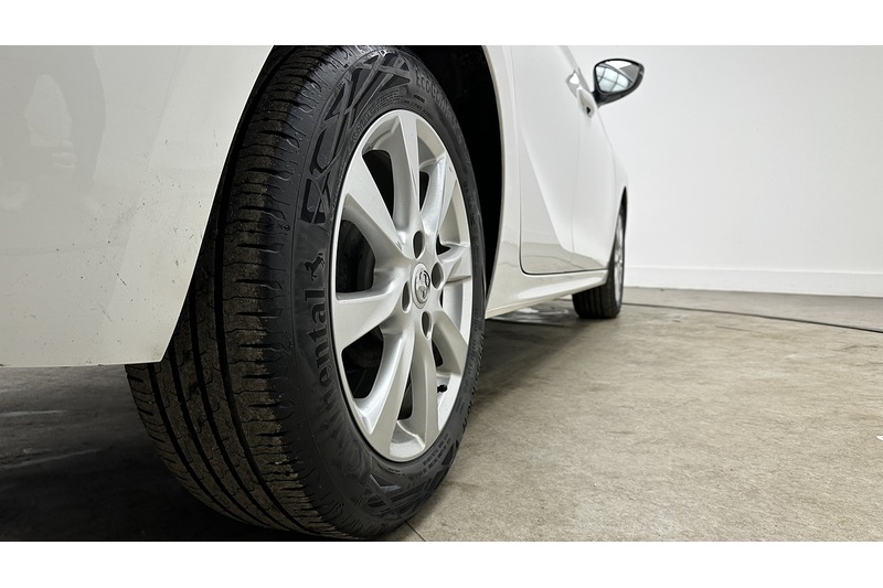 Vauxhall Corsa Design - U2825