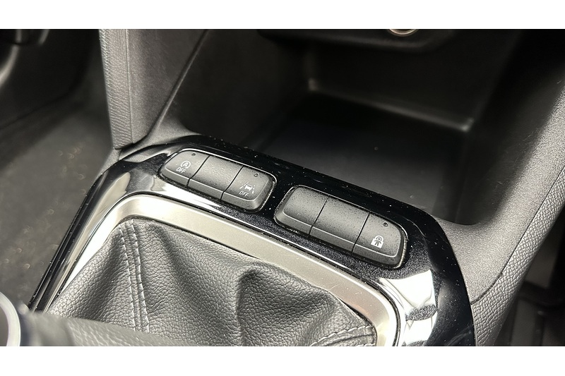 Vauxhall Corsa Design - U2825